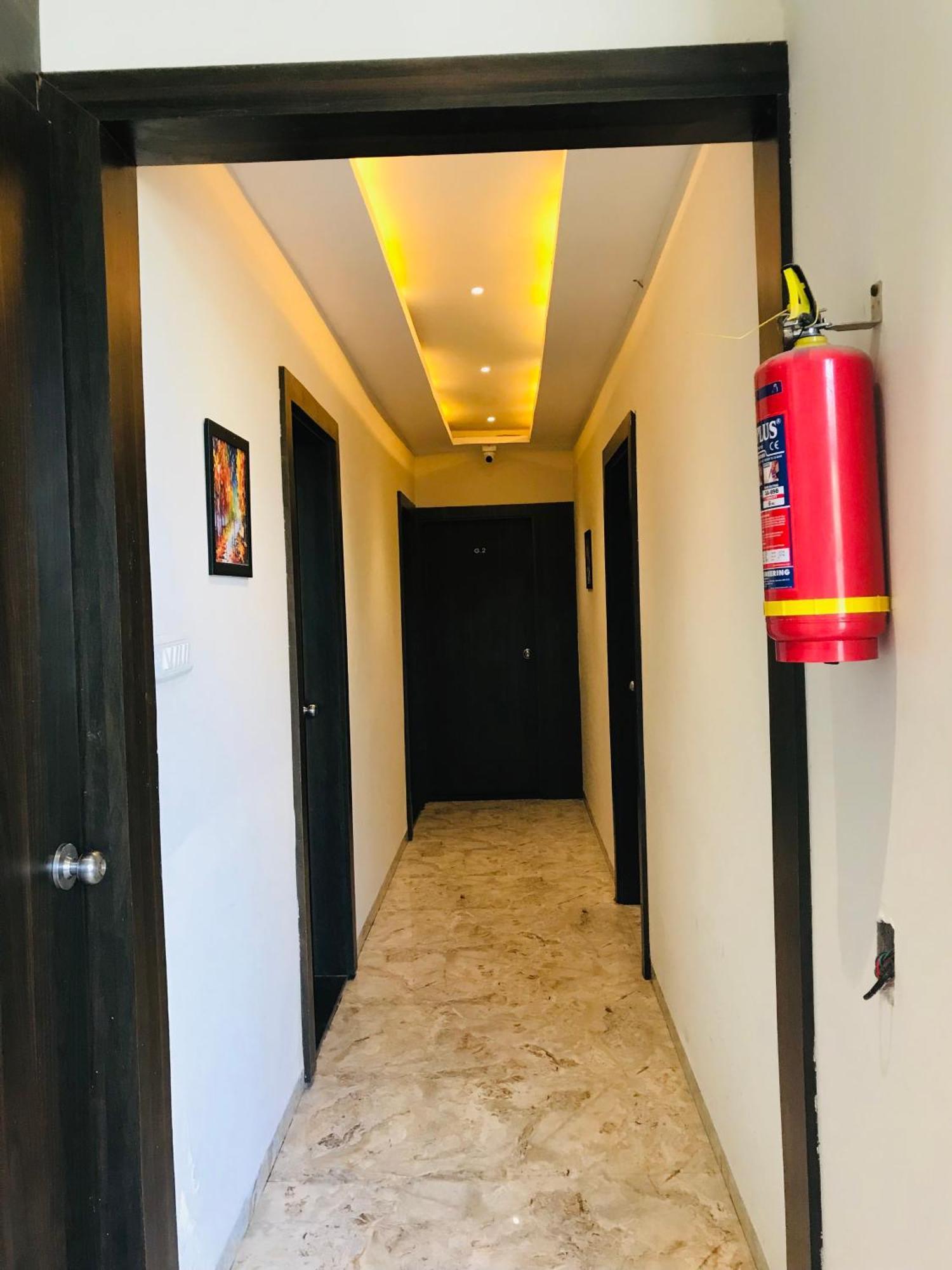 Hotel Divine إندور المظهر الخارجي الصورة